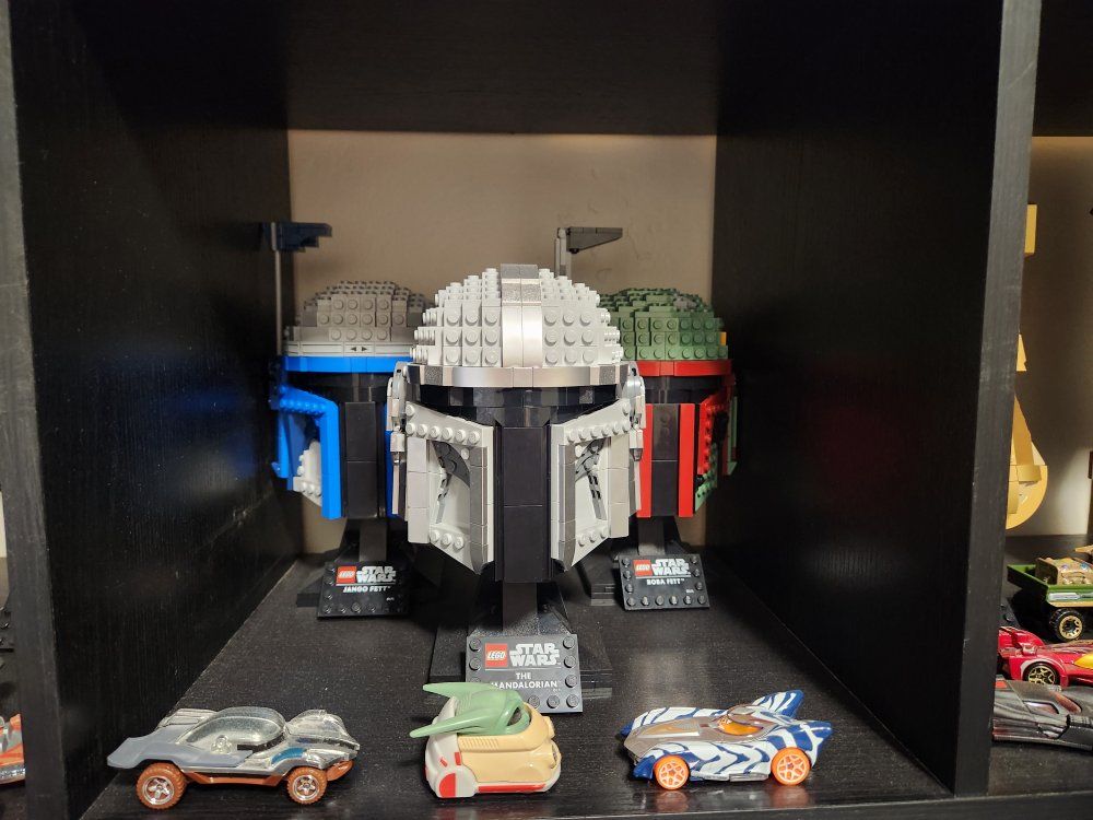 Various LEGO Star Wars and Marvel Sets - X-Wing, Droids, Helmets & More!