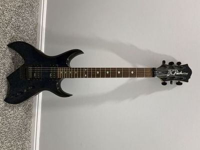Electric Guitar B.C Rich (Bitch)