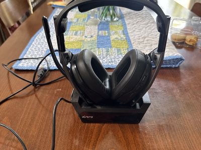 Astro A50 gen4 Wireless Gaming Headset with Charging Base - Black