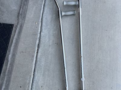 Arm crutches