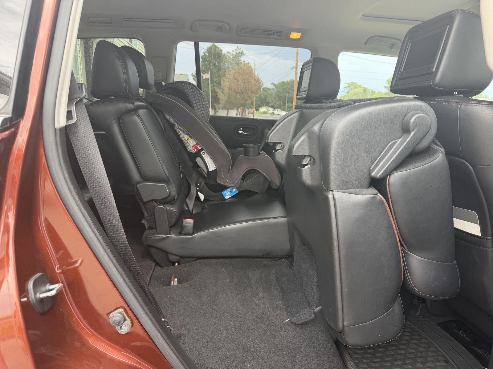 Main image 8