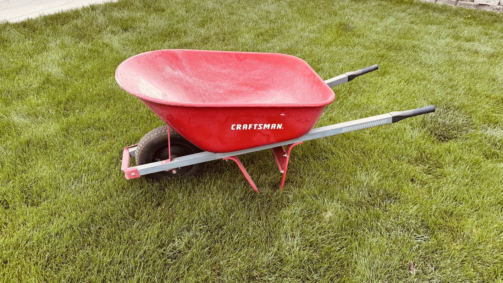 CRAFTSMAN 6 Cu. Ft. Steel Wheelbarrow
