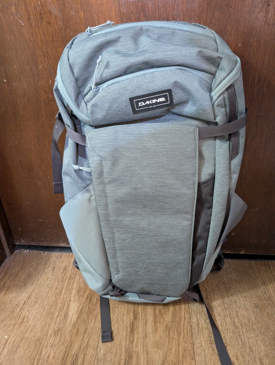 Dakine Canyon 24L backpack