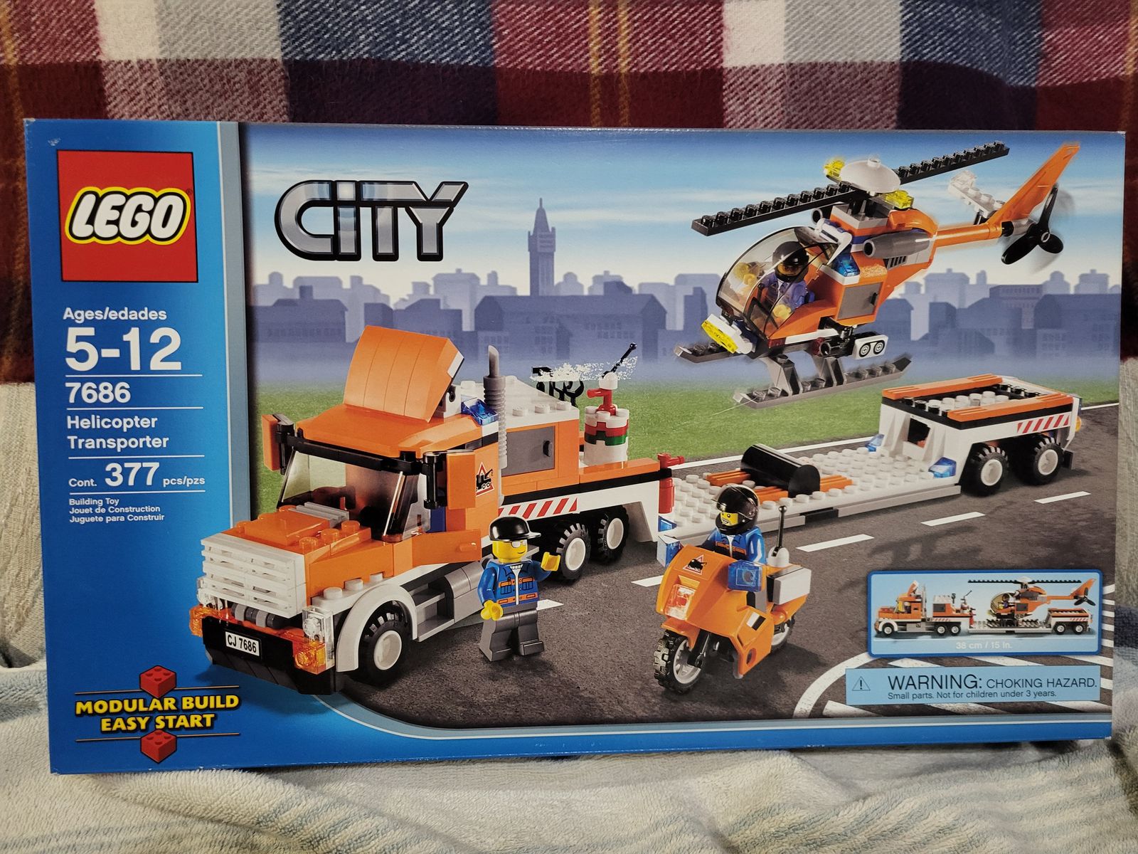 LEGO CITY HELICOPTER TRANSPORTER   2009 ISSUE