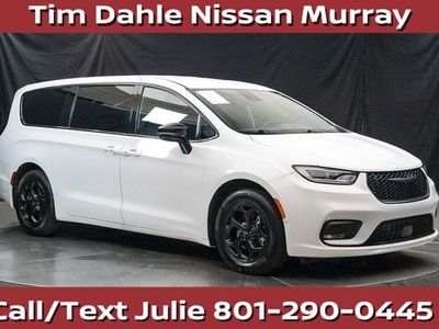 2024 Chrysler Pacifica Plug-In Hybrid S Appearance