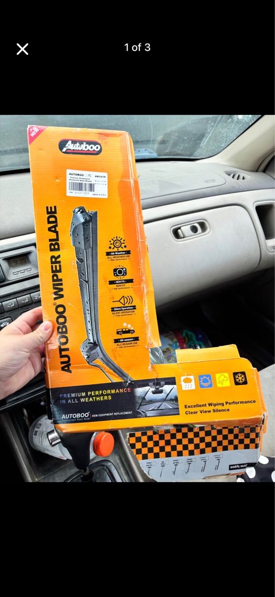 AUTOBOO 24”/18” Windshield Wiper Blades (Set of 2) – New, J-Hook