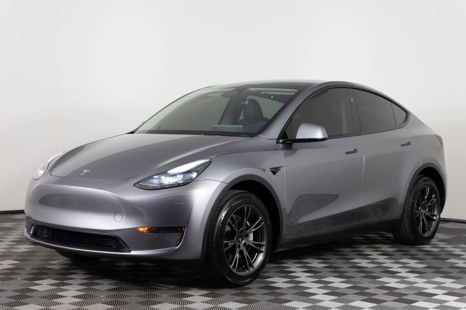 2025 Tesla Model Y Long Range