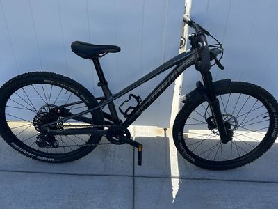 Specialized Mountain Bike with Front Suspension