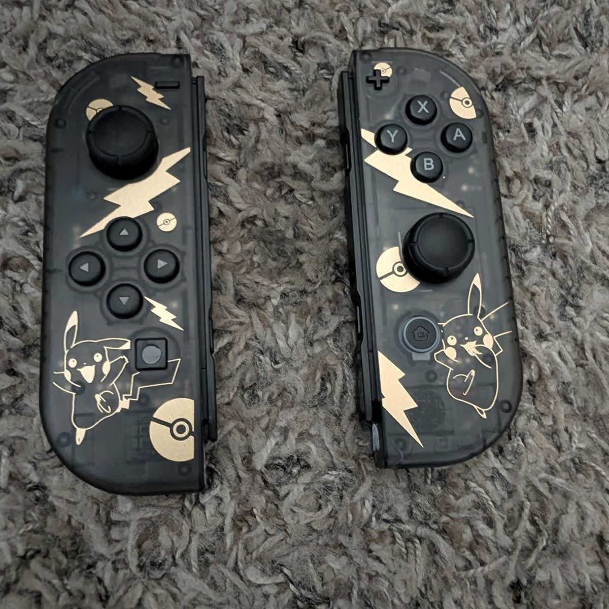 Nintendo Switch Controllers (Pikachu Themed)