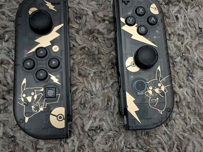 Nintendo Switch Controllers (Pikachu Themed)