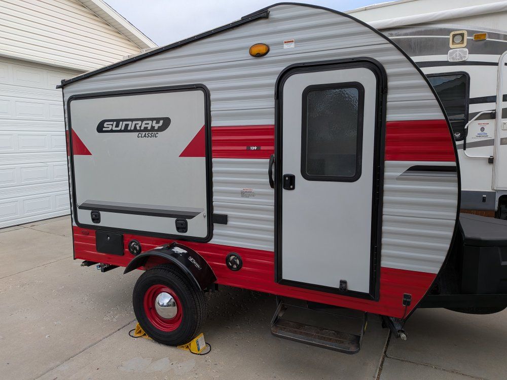 2021 Sunset Park RV Sunray 139 classic