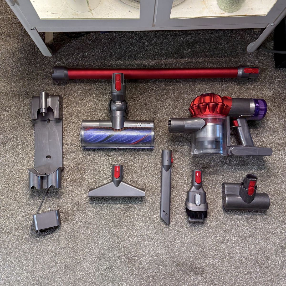 CLEAN Dyson v8 animal+ vacuum