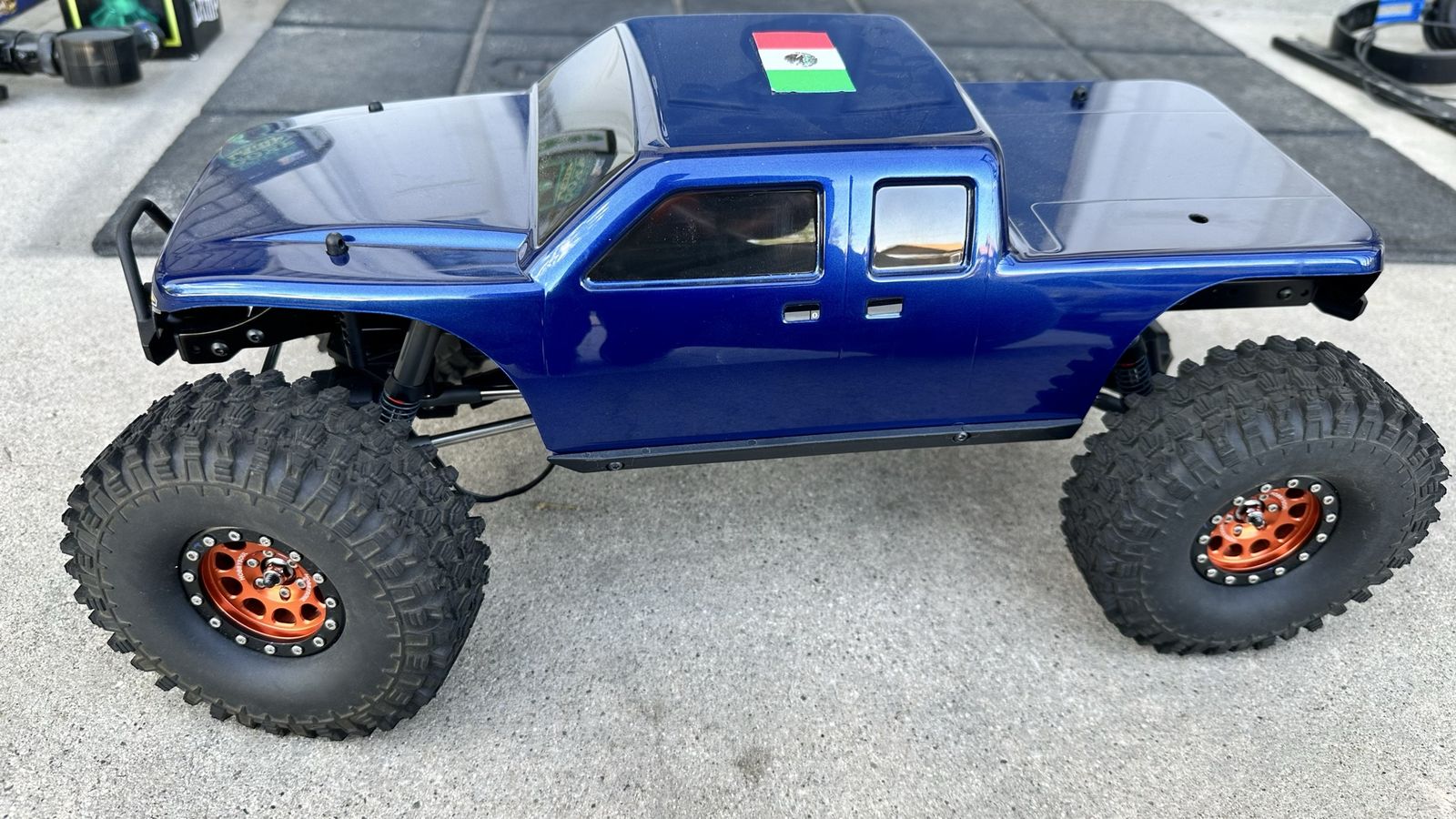 New Axial SCX10 Pro Kit Built With Electronics