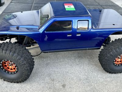 New Axial SCX10 Pro Kit Built With Electronics