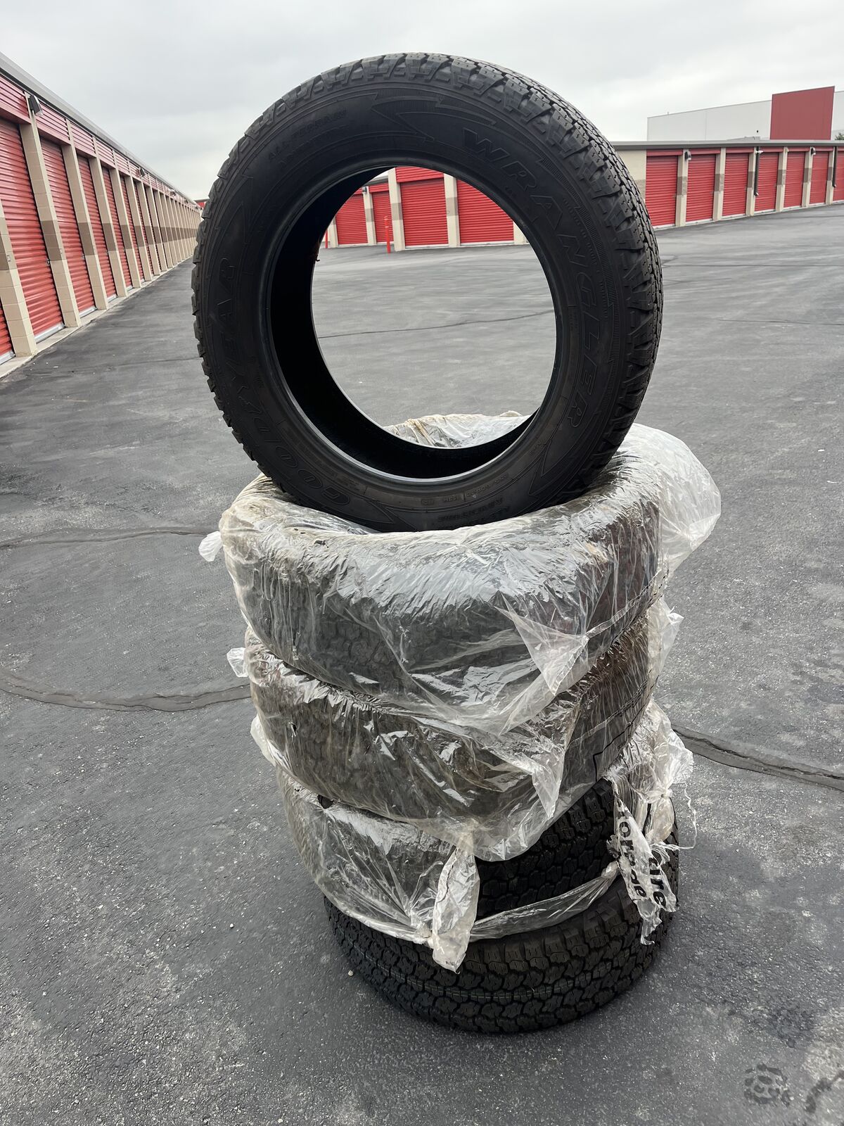 New Goodyear Wrangler 255/60R20 Set of 5