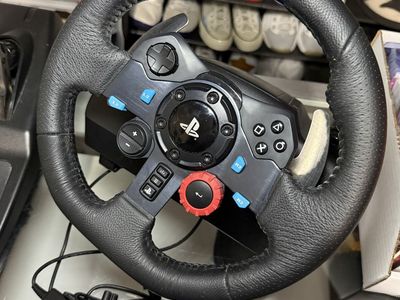 Logitech G29 Driving Force Steering Wheel & Pedals