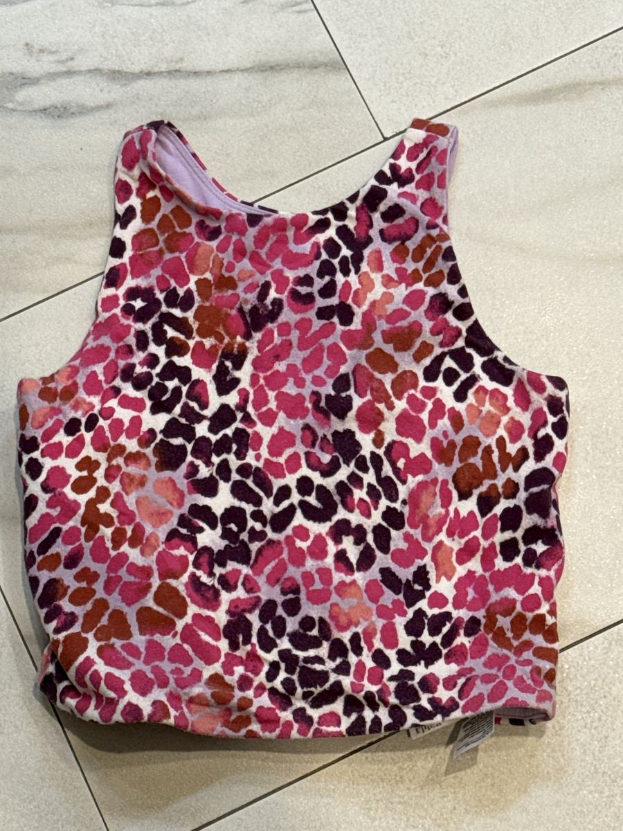 Old Navy Size Medium 8–9 Long Line Exercise Top