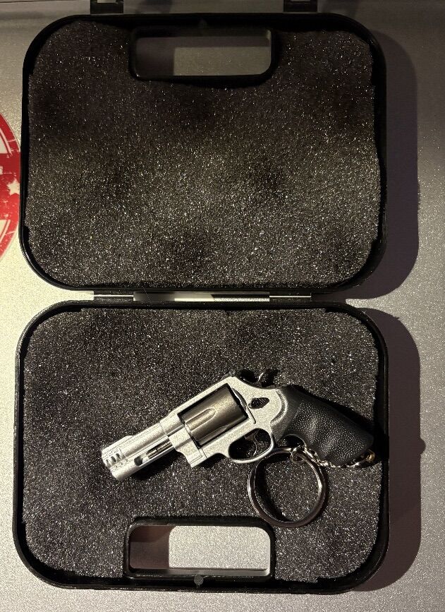 Keychain Metal Revolver