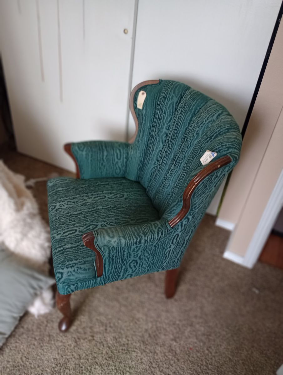 Wing back chair