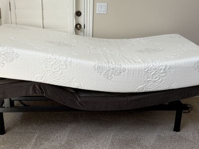 MottoSleep Twin XL adjustable bed, excellent condition