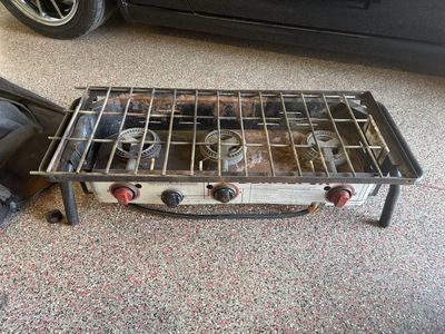 Camp chef 3 burner with accessories