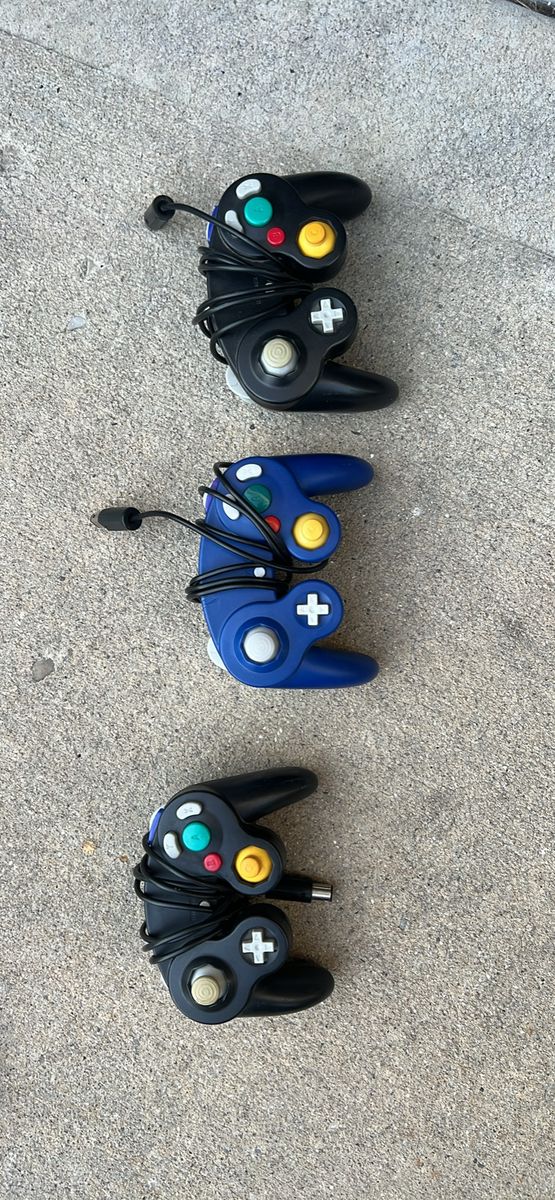 Nintendo GameCube Controllers - Black & Blue Wired Controllers, Lot of 3
