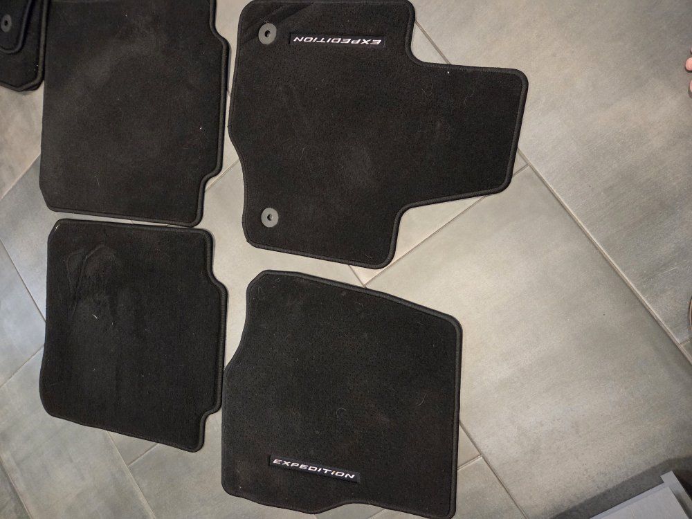 Ford Expedition 2021 floor mats
