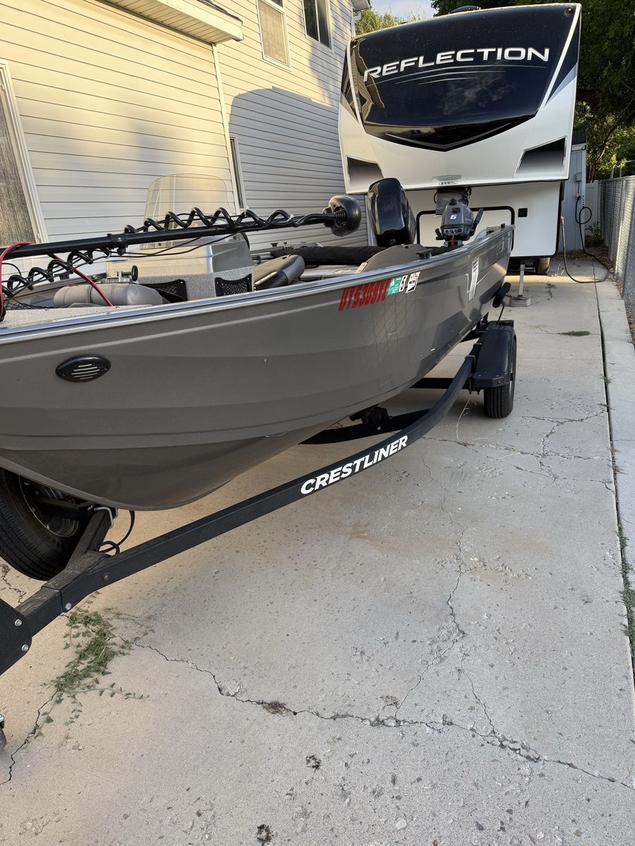 2018 Crestliner Vision 1600