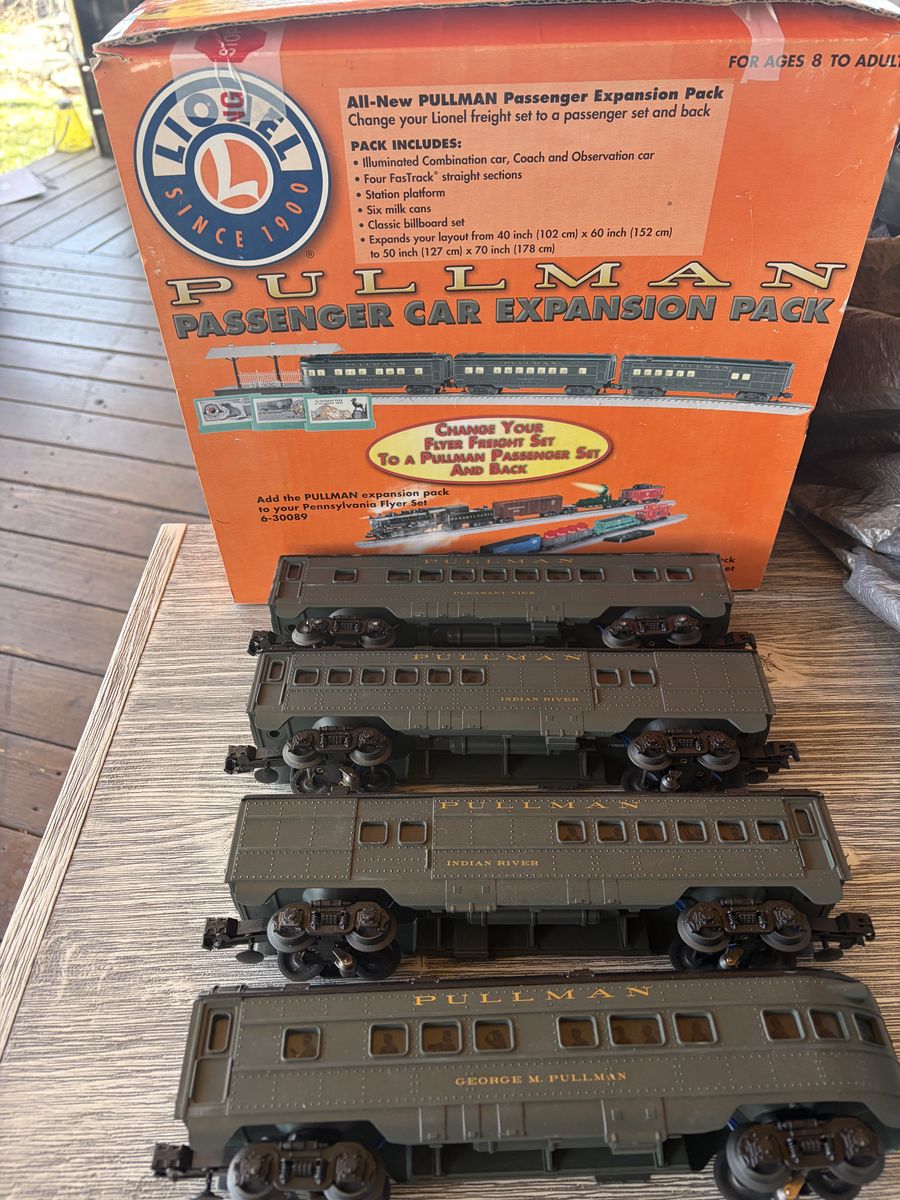 4 Lionel Pullman Cars