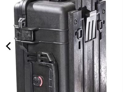 Pelican 1510 Carry-On Equipment Case with Wheels and Handle, Black