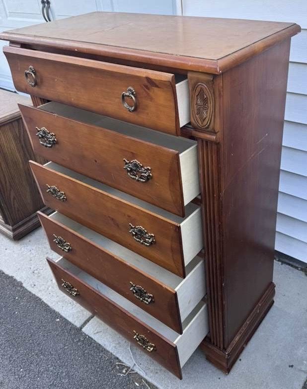 Pretty dresser