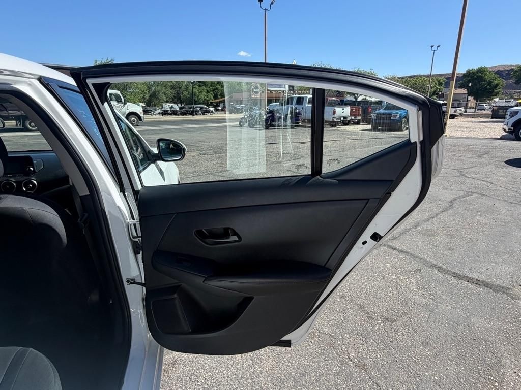 Main image 24