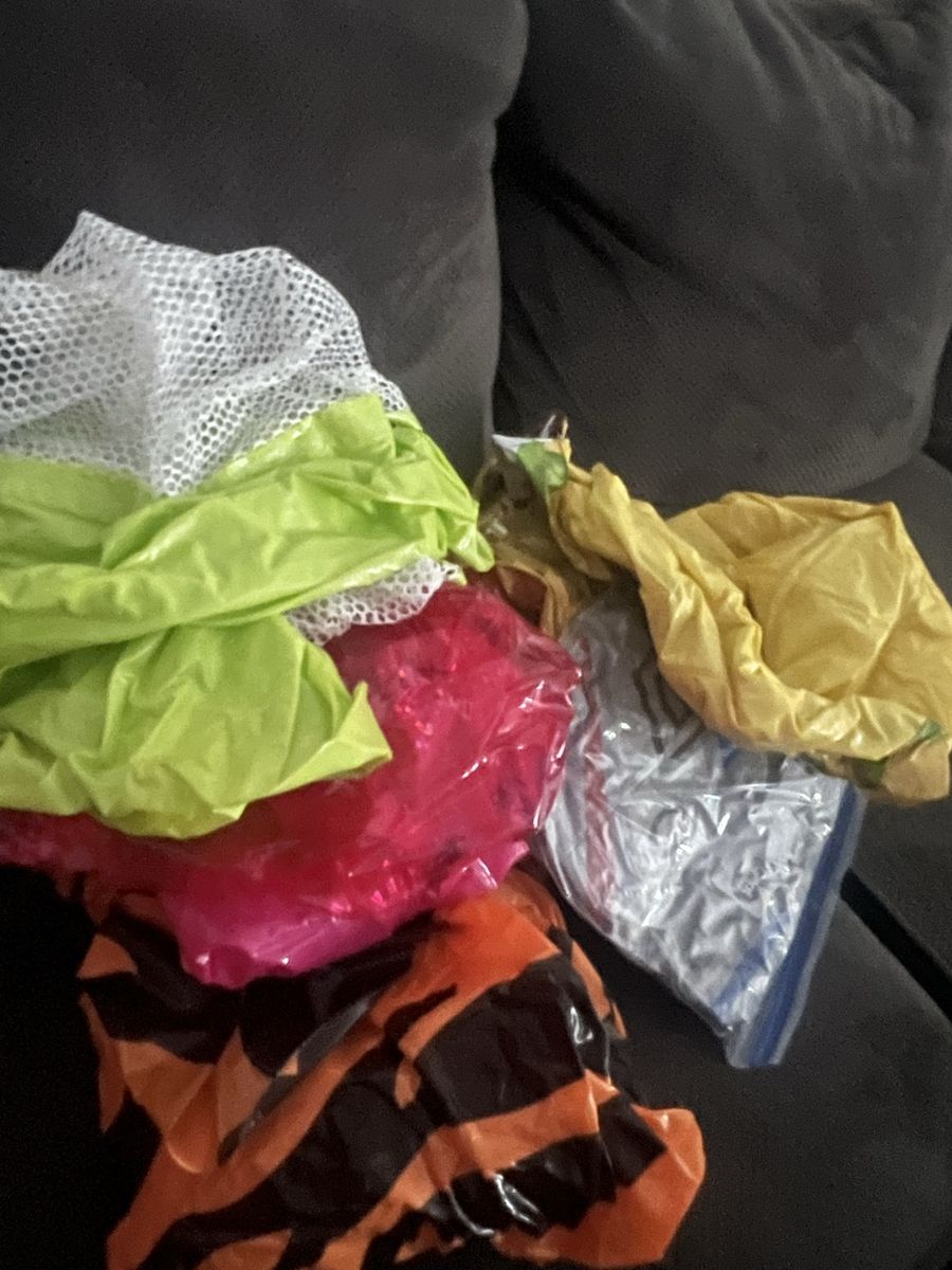 5 blow up for the pool used have not blown them up in a couple years so I don’t know if they’re still good