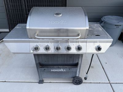 Nexgrill 5 burner Barbecue