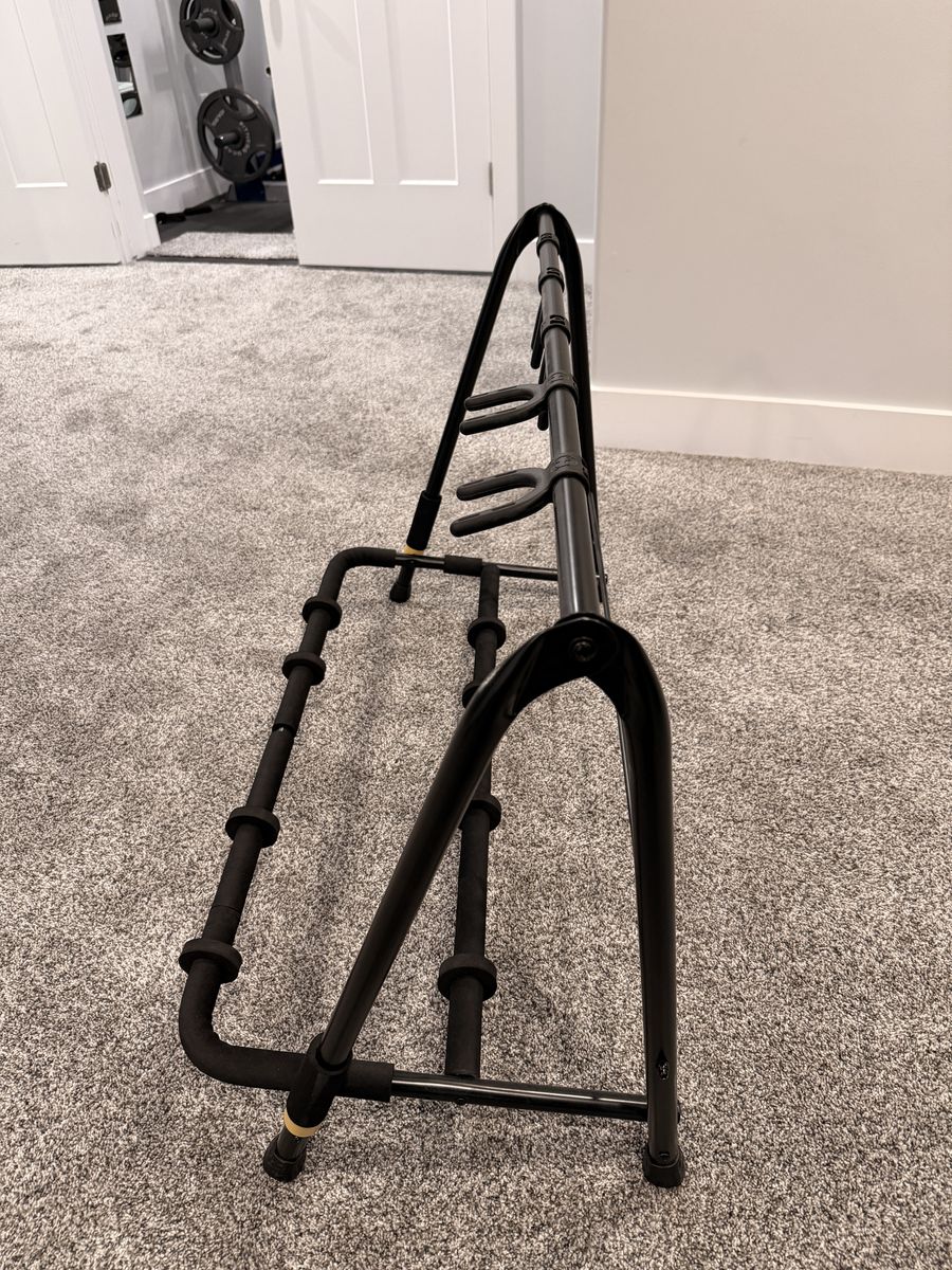 Hercules 5 guitar stand