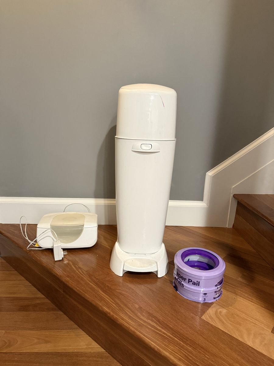 Diaper Genie Complete Pail & Munchkin Warmer w/ Refills - White Diaper Disposal System