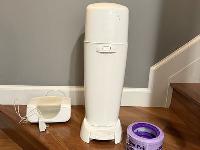 Diaper Genie Complete Pail & Munchkin Warmer w/ Refills - White Diaper Disposal System