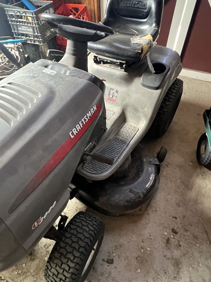 Craftsman riding lawn mower