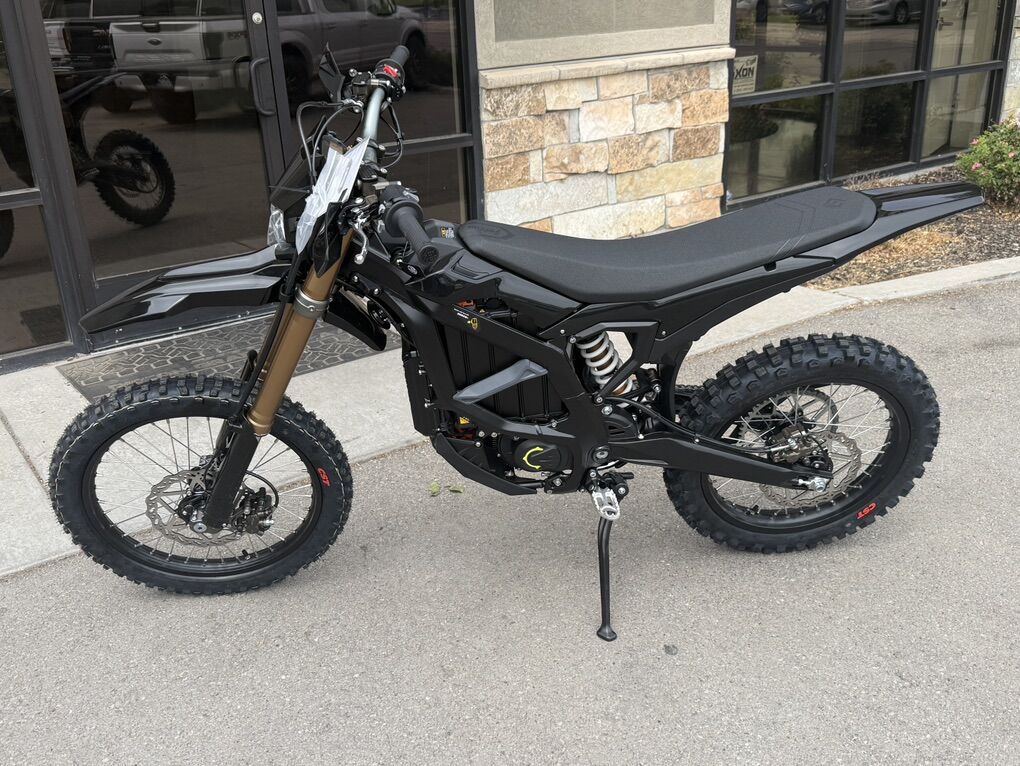 2025 Surron Ultra Bee 21kw Brand New Blackout Edit