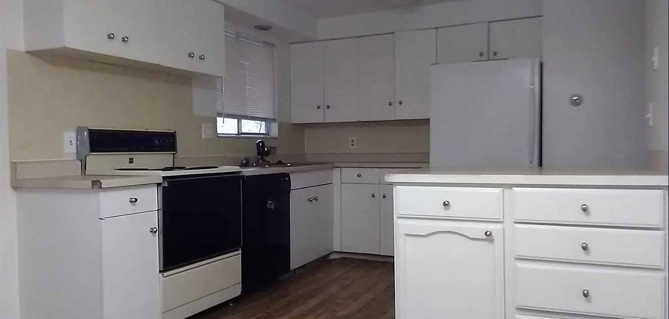 Main image 6