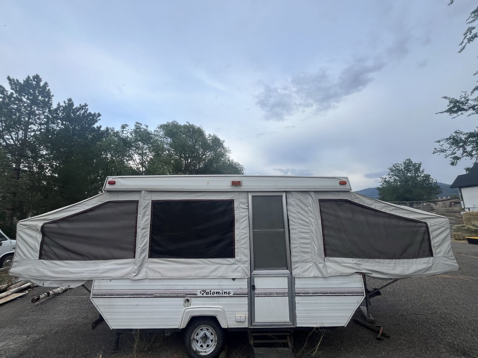 1994 Palomino Filly Pop-Up Trailer Ready to Use