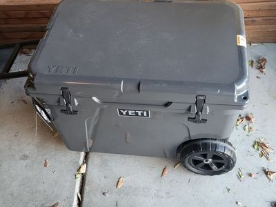 Yeti tundra haul cooler