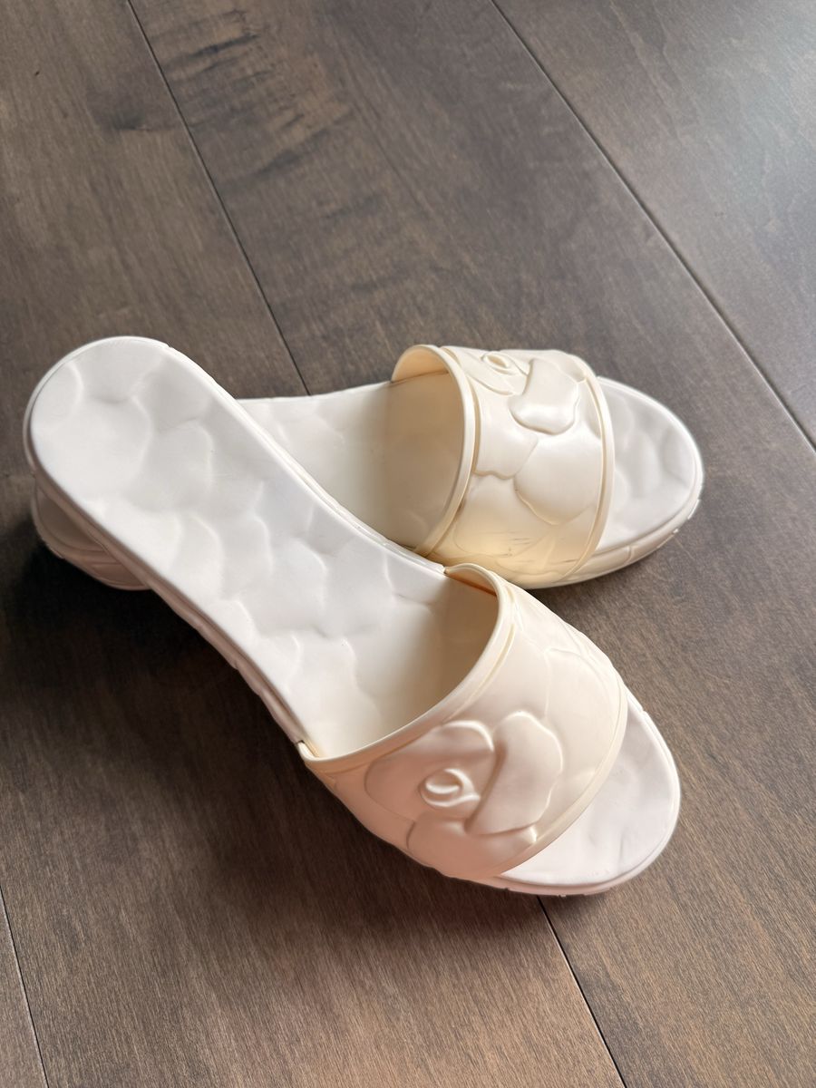 Valentino Garavani Rubber Slide Sandals Women's Size 40 (US 9) White Made in Italy