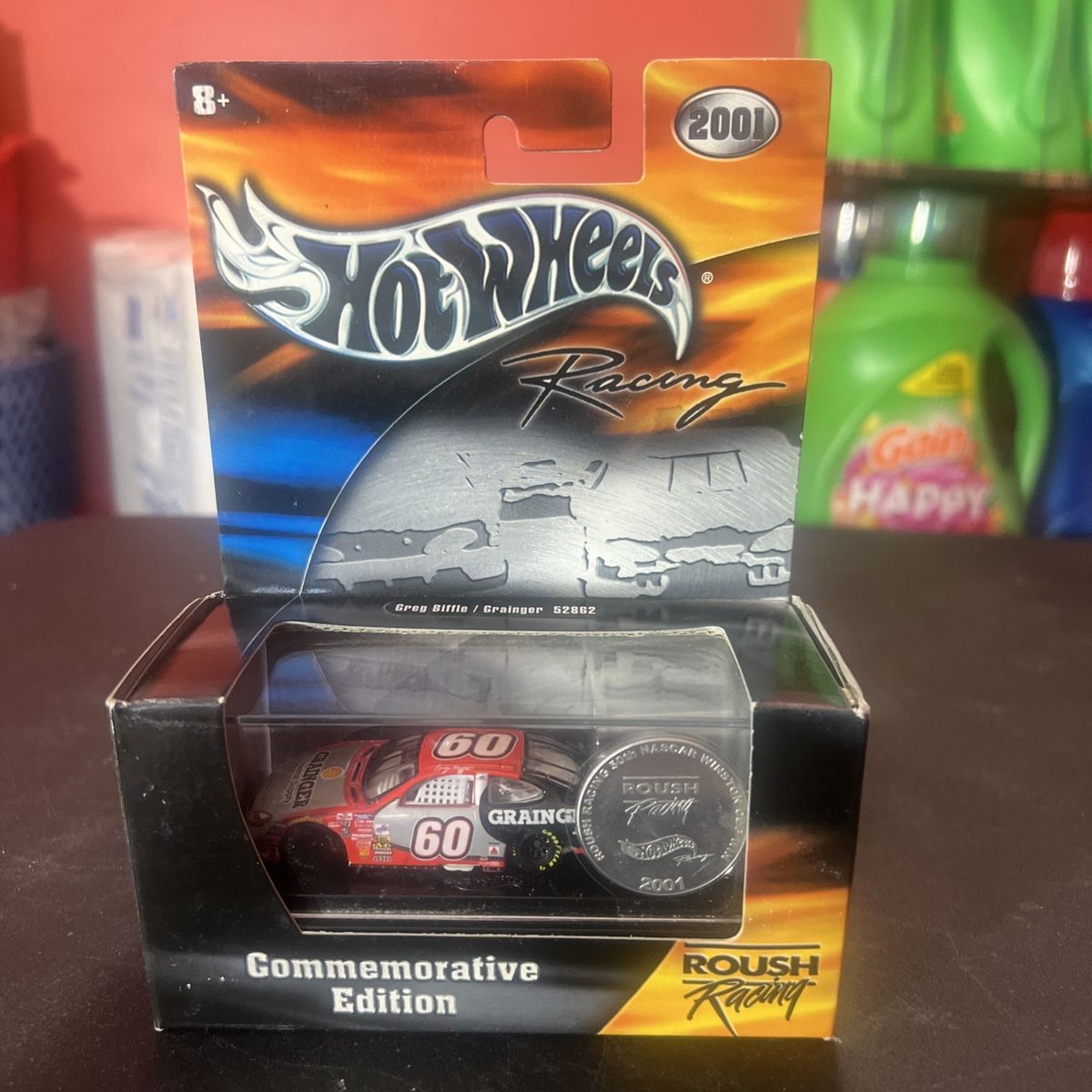 Hot Wheels Racing 2001 Greg Biffle #60 Grainger Commemorative Edition NASCAR Diecast w/Coin