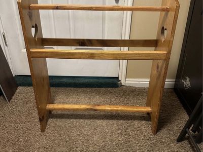 Wood quilt/ blanket stand with heart details