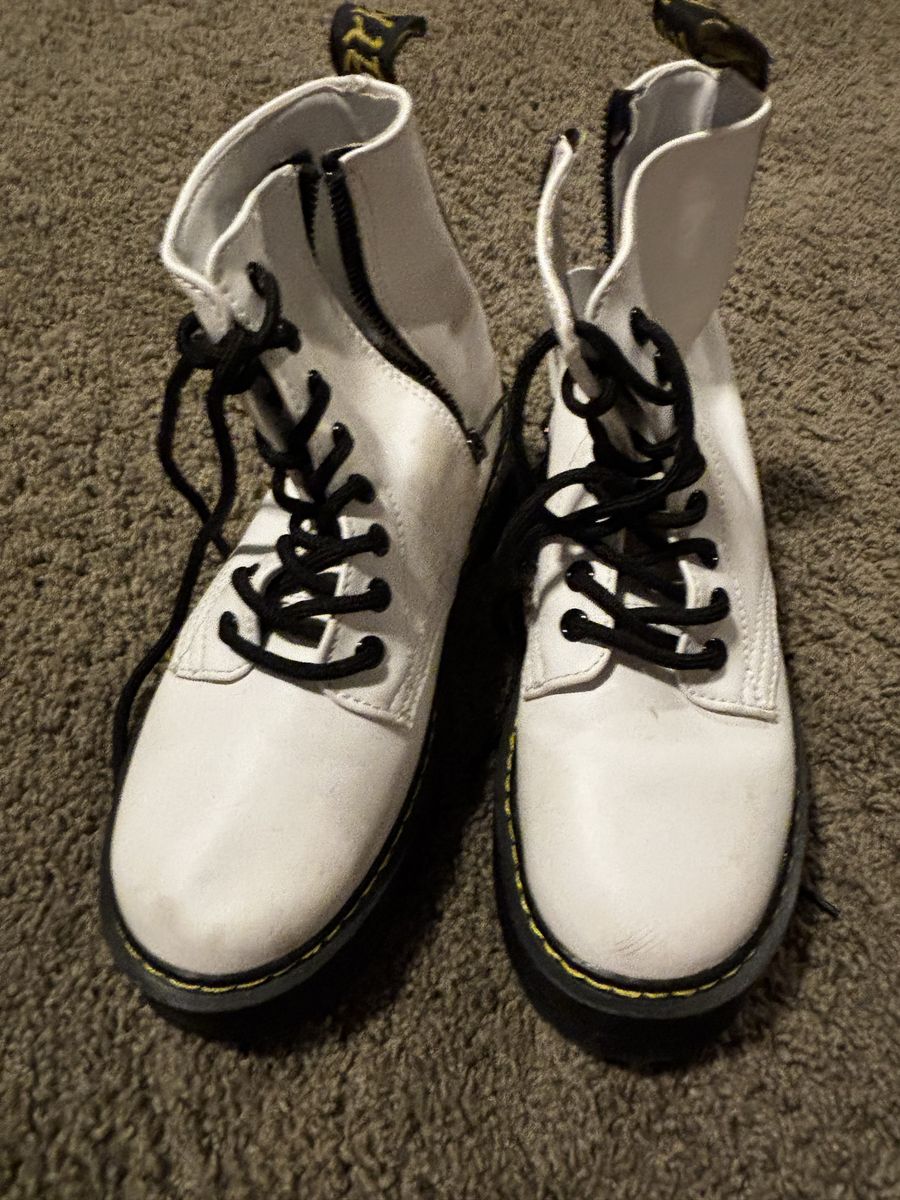 Dr. Martens off brand White Lace-Up Ankle Boots with Yellow Stitching and Side Zippers, Women's Size 7.5