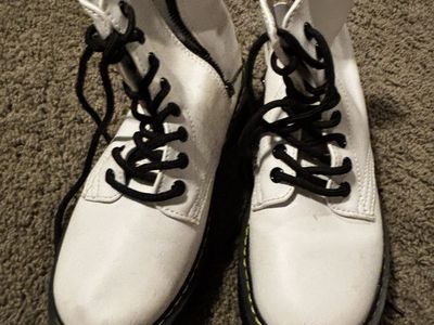 Dr. Martens off brand White Lace-Up Ankle Boots with Yellow Stitching and Side Zippers, Women's Size 7.5
