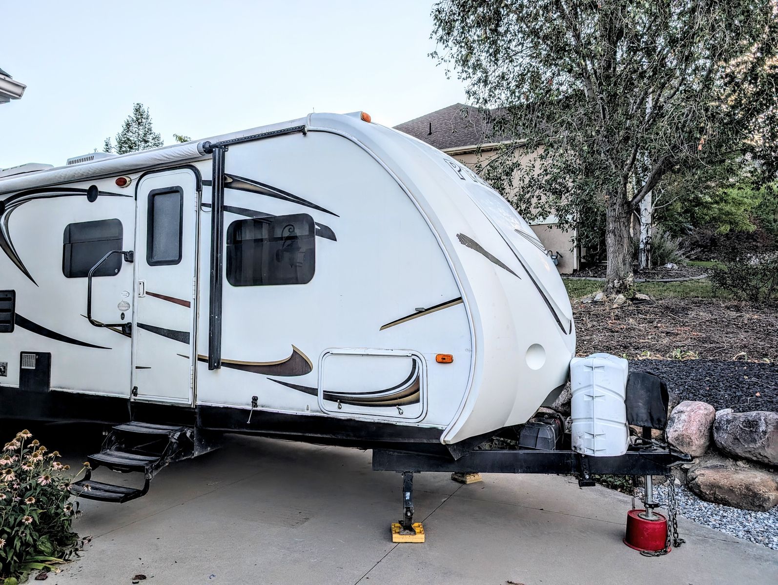 2013 Keystone Bullet Premier Ultralite 31BHPR Bunkhouse – Thermal Package, Solar, Sleeps 10