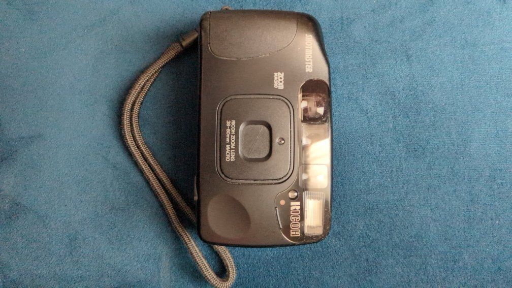 Ricoh Shotmaster Ultra Zoom II 38-90mm Macro 35mm Film Camera