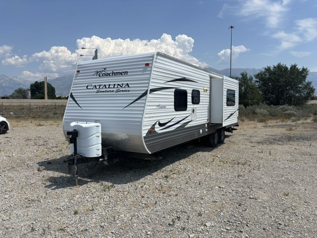 2013 Coachman Catalina 28 Foot Sleeps 9
